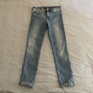 3/$15 🍁 skinny shaping jeans - size small